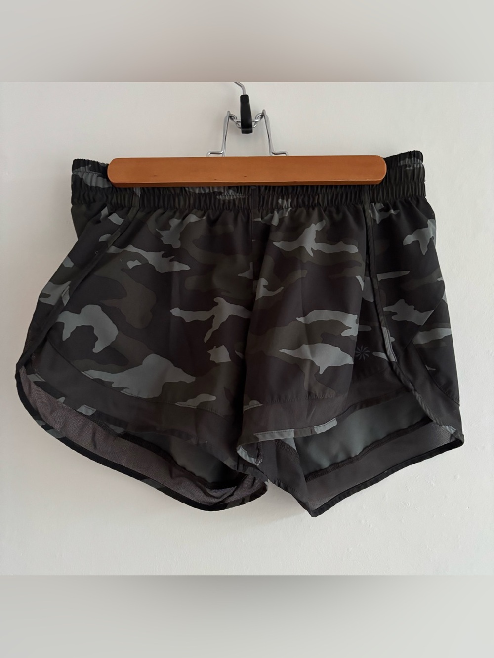 Athleta Camo Green Mesh Racer Run Shorts 4” Inseam Women’s S